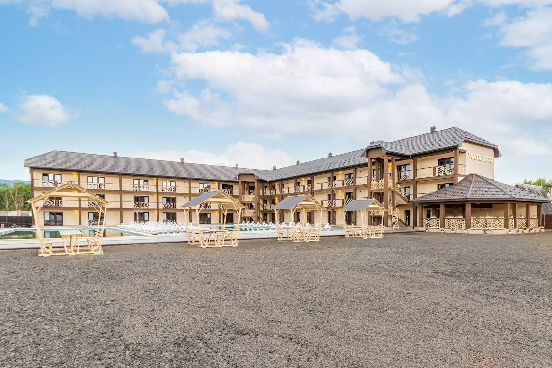 Басейн Nikoletta